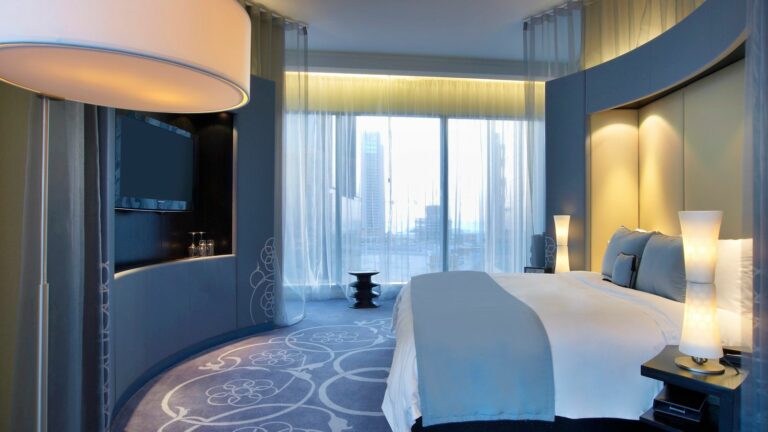 Best Hotels in Qatar With Luxury Room Design Interor